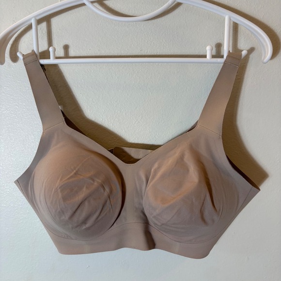 Evelyn & Bobbie Other - Evelyn & Bobbie The Beyond Bra Beige Wireless Seamless Support Bra Size Medium